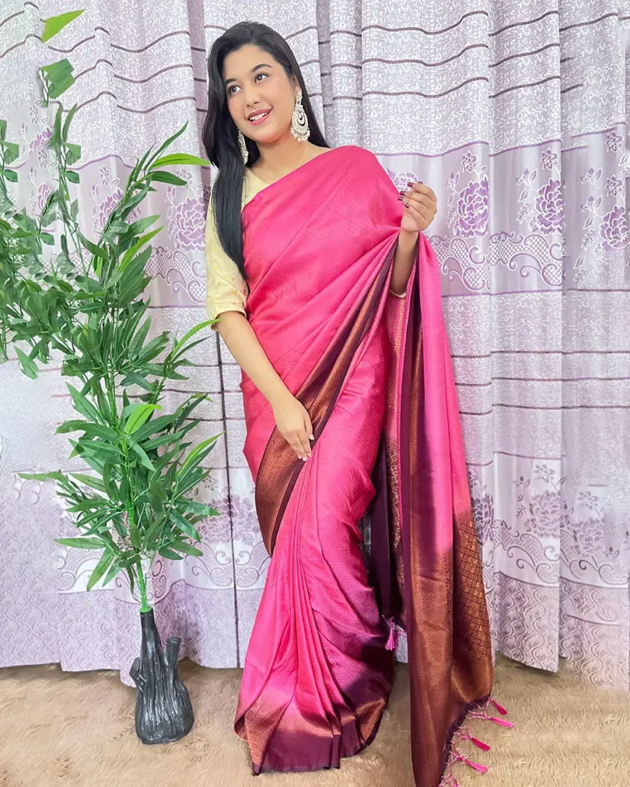 South Indian Silk Saree With Blouse Pcs - Image 3