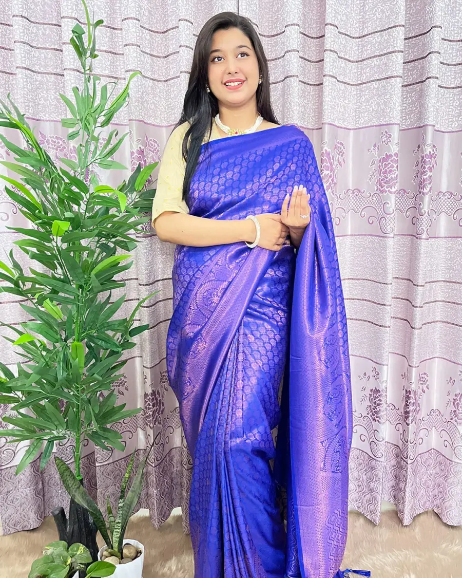 South Indian Silk Saree With Blouse Pcs - Image 5