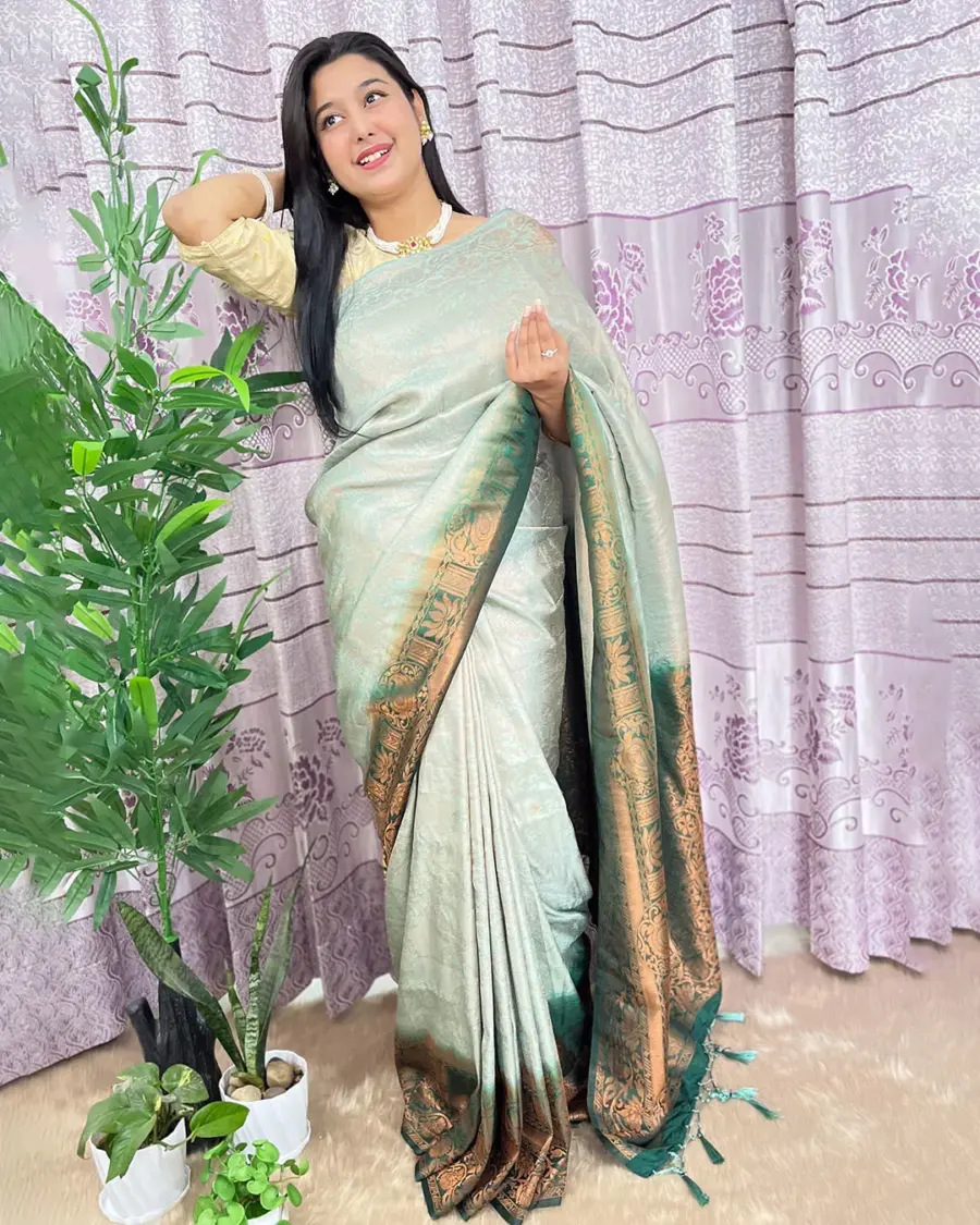 South Indian Silk Saree With Blouse Pcs - Image 3