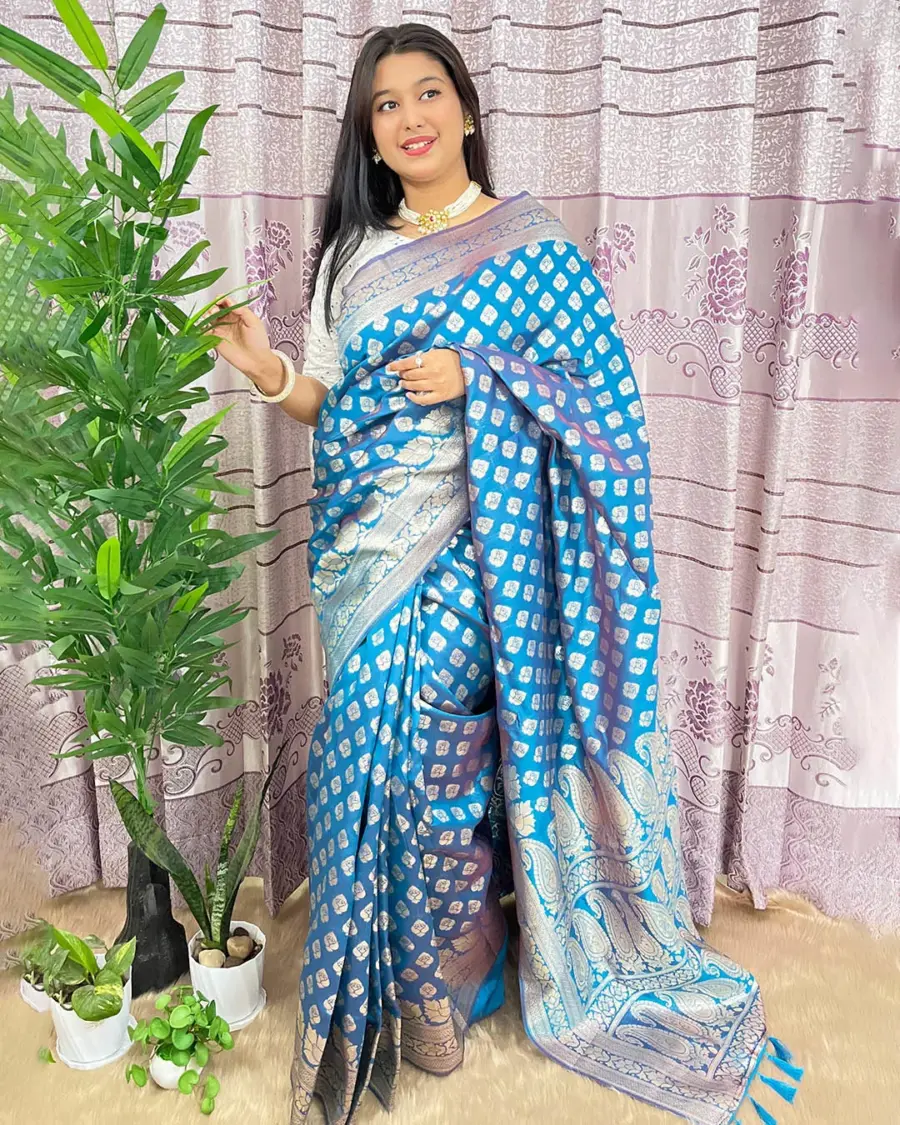 South Indian Silk Saree With Blouse Pcs - Image 2