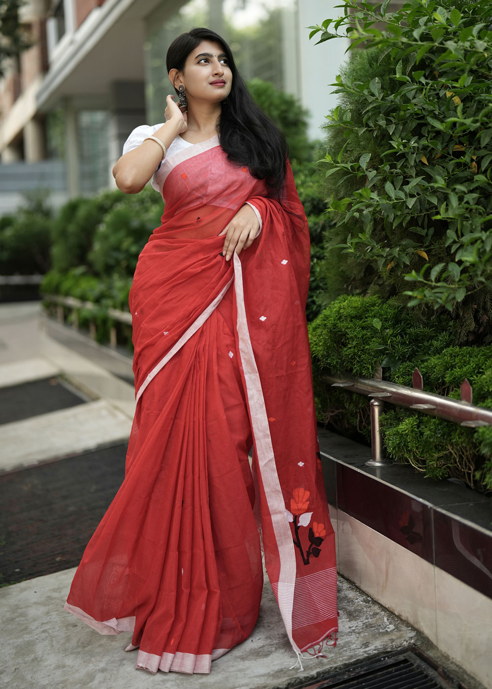 চিত্তরঞ্জন তাতের পিউর হ্যান্ডলুম কটন শাড়ি – নরম সুতি বুননে ১৩.৫ হাতের প্রিমিয়াম সংগ্রহ - Image 8