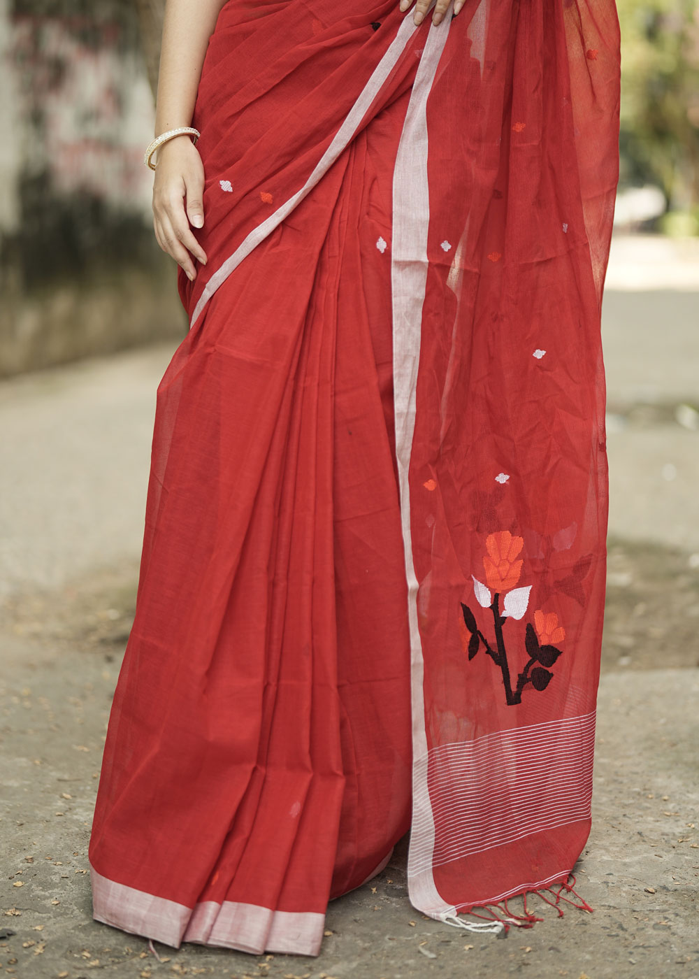 চিত্তরঞ্জন তাতের পিউর হ্যান্ডলুম কটন শাড়ি – নরম সুতি বুননে ১৩.৫ হাতের প্রিমিয়াম সংগ্রহ - Image 6